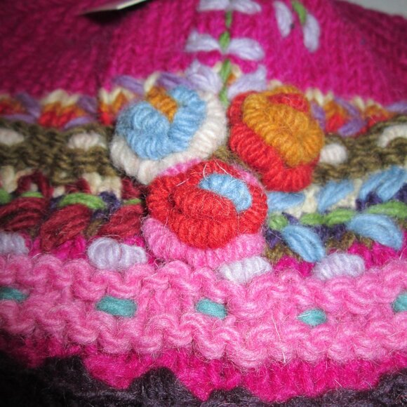 🌸🪶☮️Handcrafted Sadie Beanie – Made in Nepal - Picture 9 of 9